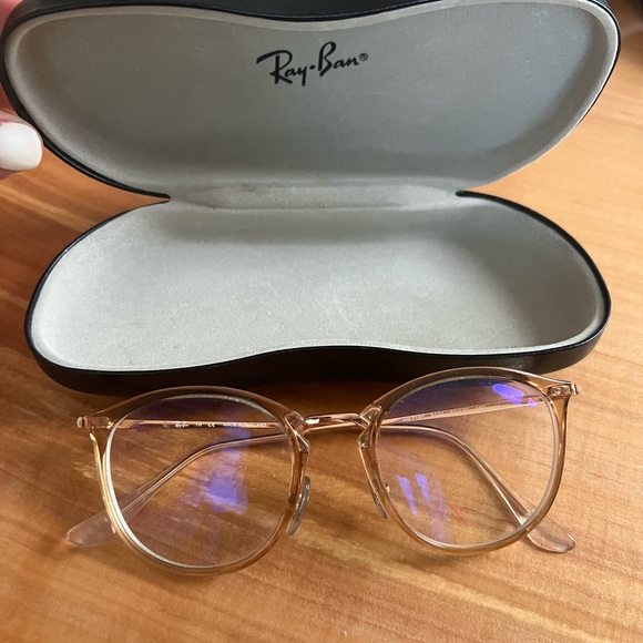 Ray-Ban Women's Glasses in Rose Gold - Picture 2 of 4